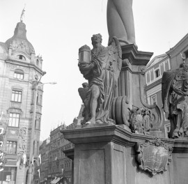 kolumna św. Trójcy - detal, rzeźba , skan 1