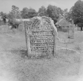 Cmentarz, Kirkut - macewy, skan 1