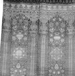 Muzeum Narodowe - Makata. Syria. Tkanina dwuosnowowa i wielowątkowa. Splot atłasowy. Pole środkowe., skan 1