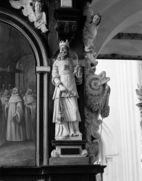kościół M.B. Królowej - ołtarz boczny Najświętszy Sakrament, detal, skan 1