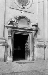 Kościół św. Franciszka Ksawerego - fasada, portal, skan 1