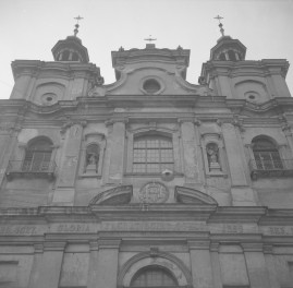 kościół pw. Serca Pana Jezus - elewacja frontowa - część górna, skan 1