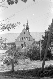 kościół parafialny pw. św. Marcina - fragment elewacji, skan 1