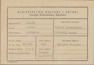 Zespół klasztorny - fragment muru w ruinie - metryczka

 , skan 1