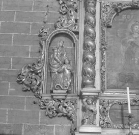 kościół pw. Wniebowzięcia Najświętszej Maryi Panny - wnętrze - nawa boczna - ołtarz boczny św. Barbary - rzeźba św. Anny z Matką Boską, skan 1