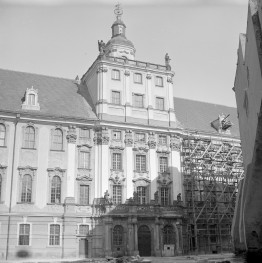 kolegium jezuickie, ob. Uniwersytet Wrocławski - elewacja frontowa, część środkowa, skan 1