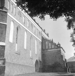 kościół parafialny pw. św. Anny - kaplica Dąbrowskich 1585 r., skan 1