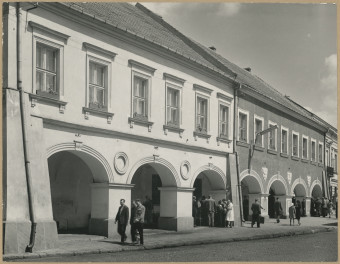 Kamienica, ob. Muzeum Dialogu Kultur, widok elewacji głównej, skan 1