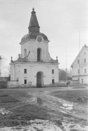 klasztor Męski Zwiastowania Najświętszej Marii Panny, brama wjazdow, skan 1