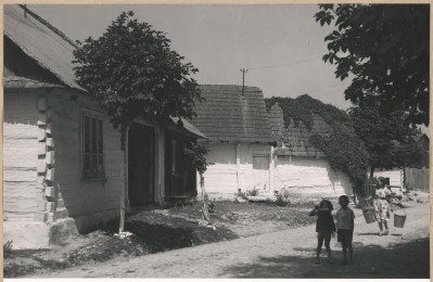 Fragment zabudowy miejskiej przy ul. Bardzkiej


, skan 1