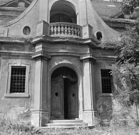 pałac, 1. połowa XVIII w. obecnie szkoła - ryzalit wschodni, skan 1