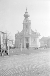 kościół parafialny pw. Ofiarowania Najświętszej Marii Panny - elewacja frontowa, zachodnia, skan 1