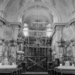 kościół św. Stanisława Biskupa - wnętrze, ołtarz główny, skan 1