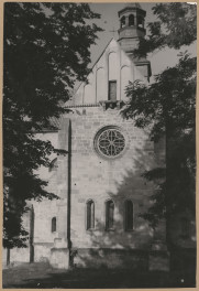 Zespół opactwa cystersów - widok od wsch. na prezbiterium kościoła , skan 1