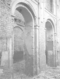 Kościół Imienia Jezus - fragment zniszczonego wnętrza., skan 1
