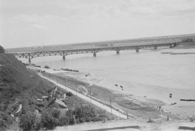 most przez Wisłę - widok ze wzgórza katedralnego, skan 1