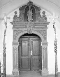 kościół M.B. Królowej - portal do refektarz, skan 1