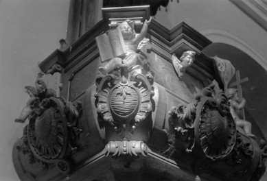 klasztor kartuzów /d. Dominikanów/ - kościół pw. Najświętszej Maryi Panny Bolesnej - ambona, skan 1