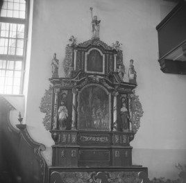 kościół filialny pw. św. Wawrzyńca - ołtarz boczny, skan 1