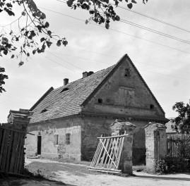 dom - elewacja frontowa i boczna, skan 1