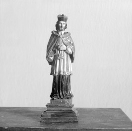 klasztor ss. Mniszek Benedyktynek - zbiory - rzeźba św. Jana Nepomucena z XVIII w., skan 1