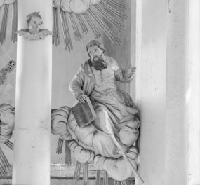 Kościół św. Piotra i św. Pawła - wnętrze: ołtarz główny, rzeźba św. Piotra., skan 1