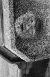 ratusz - fragment kapitela na elewacji północnej, skan 1