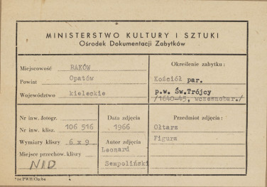 Kościół parafialny - wnętrze, widok figury z ołtarza bocznego - metryczka, skan 1