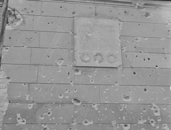 Kościół Przemienienia Pańskiego - tablica pamiątkowa na elewacji kościoła., skan 1