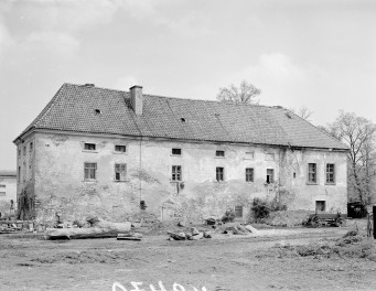 zespół zamkowy, budynek gospodarczy oficyna południowa, skrzydło od strony ogrodu - elewacja, skan 1