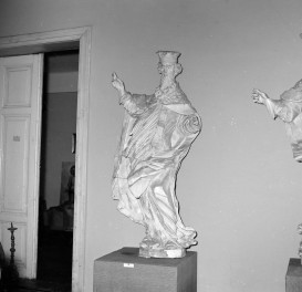 muzeum archidiecezjalne - rzeźba - figura świętego, skan 1
