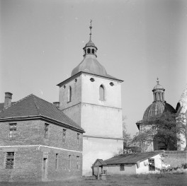 dzwonnica i kościół parafialny pw. Najświętszej Marii Panny i Dziesięciu Tysięcy Męczenników, skan 1