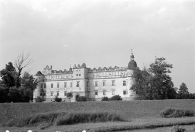 zamek (Mały Wawel) - elewacja , skan 1