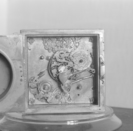 klasztor ss. Mniszek Benedyktynek - zbiory - zegar gdański - werk z XVII w., skan 1