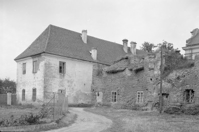 zespół klasztorny Bernardynów - klasztor i przyległe mury, skan 1