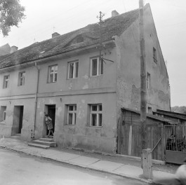 dom mieszkalny - elewacja frontowa, skan 1