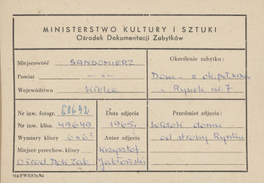 Rynek - kamienica nr 7 - widok elewacji frontowej - metryczka, skan 1