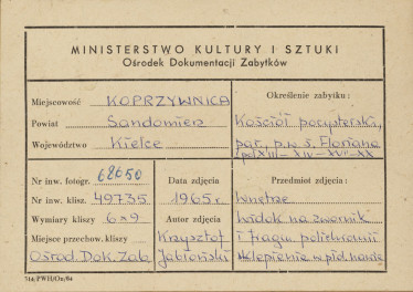 Zespół klasztorny - kościół, wnętrze ,  widok na zwornik i fragment polichromii  w sklepieniu nawy płd. - metryczka, skan 1