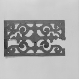 Klasztor ss. Klarysek - pozytyw szkatulny, detale, ażurowa kratka, skan 1