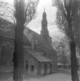 kościół filialny pw. św. Andrzeja - widok od północy, skan 1