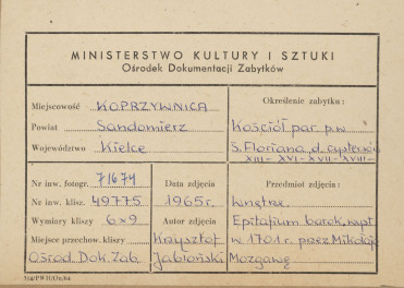 Zespół klasztorny - kościół, wnętrze, widok epitafium Mozgawów  - metryczka, skan 1