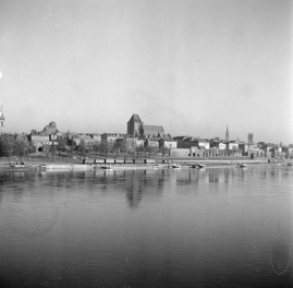 panorama miasta od płd. od strony Wisły, skan 1