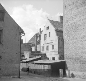 kamienice - elewacje frontowe, skan 1