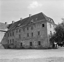 pałac - elewacja skrzydła zachodniego, skan 1
