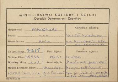  Katedra - wnętrze, fragment malowidła ściennego w prezbiterium - metryczka, skan 1