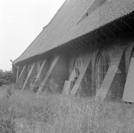 zespół klasztorny dominikanów, kościół pw. Najświętszej Marii Panny, obecnie galeria sztuki EL - krużganki - skarpy, skan 1