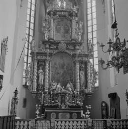 kościół pw. Wszystkich Świętych - wnętrze - prezbiterium - ołtarz główny, skan 1