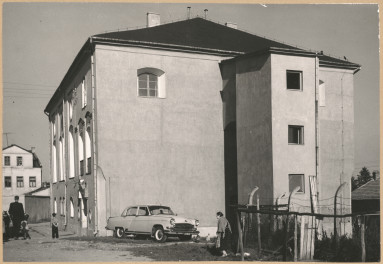 Synagoga - widok ogólny od strony wschodniej

 , skan 1