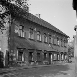kościół pw. Wszystkich Świętych - plebania - elewacja frontowa, skan 1