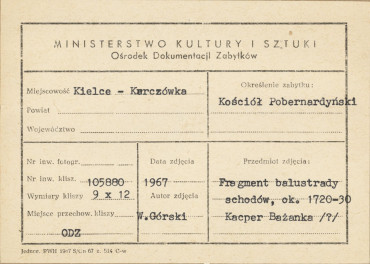 Zespół klasztorny - Karczówka , widok na balustrady schodów tarasowych - metryczka, skan 1